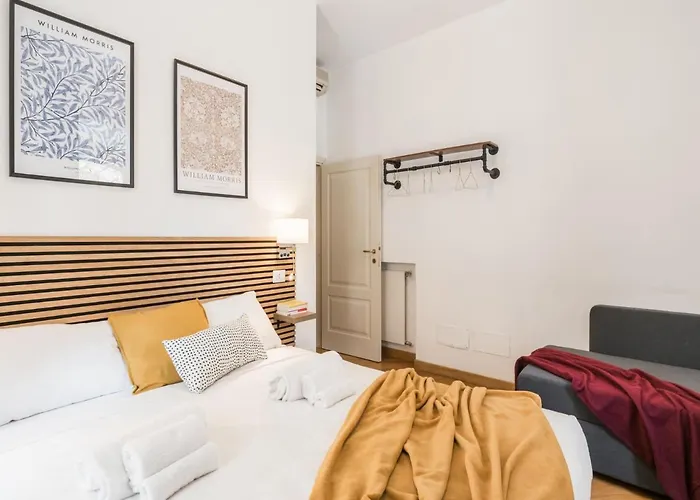 The Rent - Spacious Three-bedroom Near The Colosseum