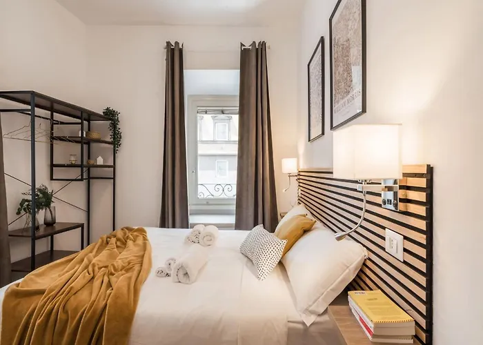 Daire The Rent - Spacious Three-bedroom Near The Colosseum Roma
