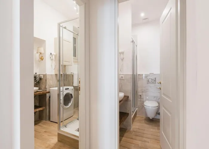 Daire The Rent - Spacious Three-bedroom Near The Colosseum Roma