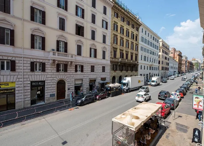 The Rent - Spacious Three-bedroom Near The Colosseum Daire