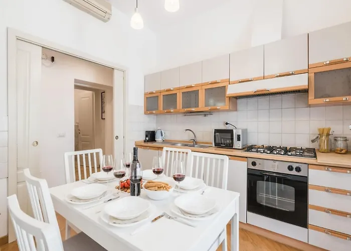 The Rent - Spacious Three-bedroom Near The Colosseum Daire *